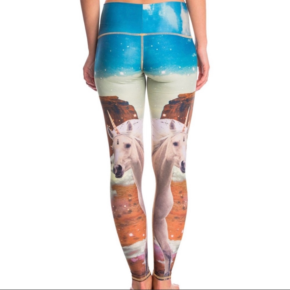 Teeki unicorn horses hot pants leggings